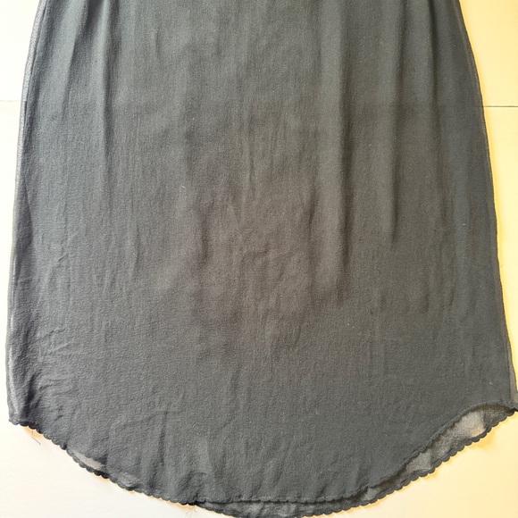 Aritzia Wilfred Tank 100% Silk Black Embroidered Lightweight Sheer Classic Sz XS - Picture 12 of 12